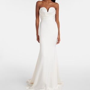 Alex Perry White Sleeveless Sweetheart Gown